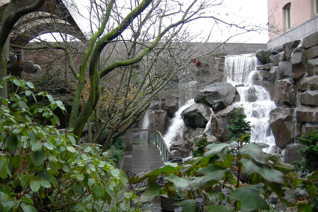 Seattle Waterfall Garden 03